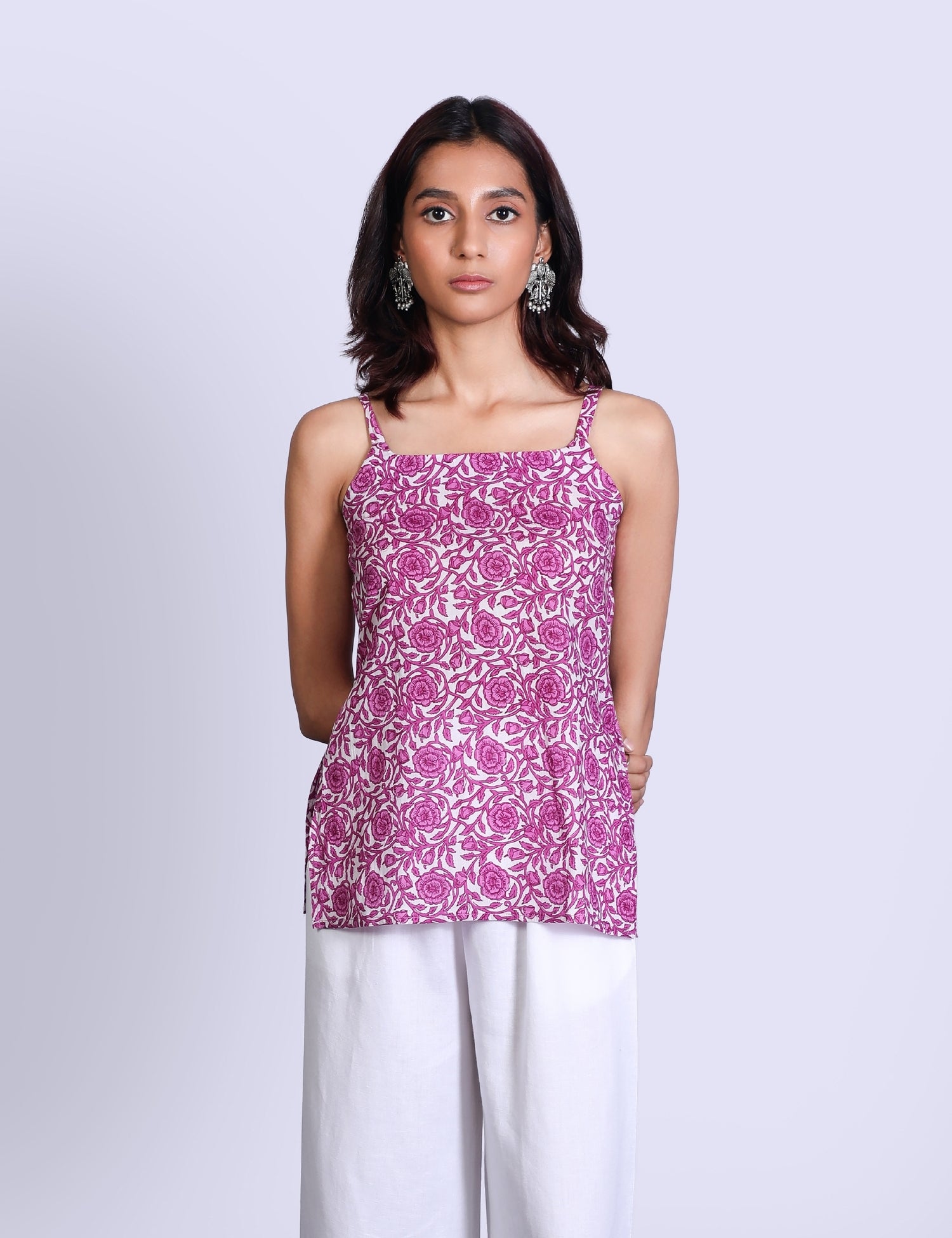 Nyla Sleeveless Short Kurti 